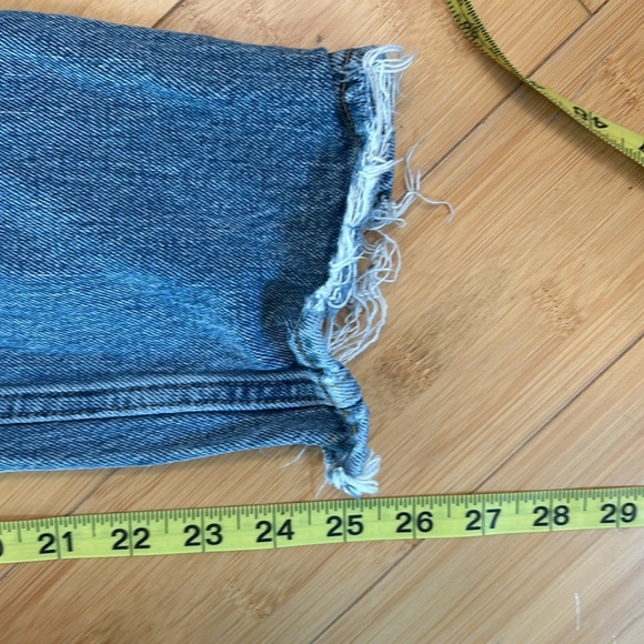 Abercrombie & Fitch Distressed High Rise Mom Jeans size 26 - Picture 6 of 7